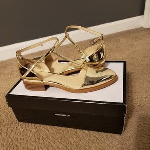 Nine west gold shoe